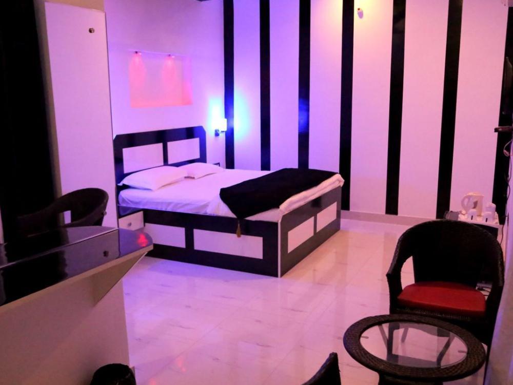 V Chambal Paradise Hotel 3*