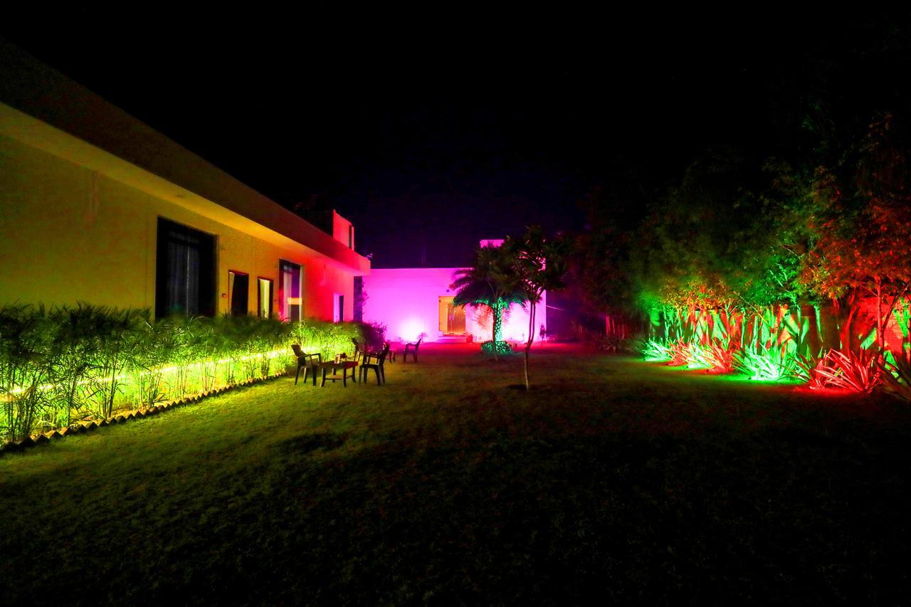 V Chambal Paradise Hotel 3*