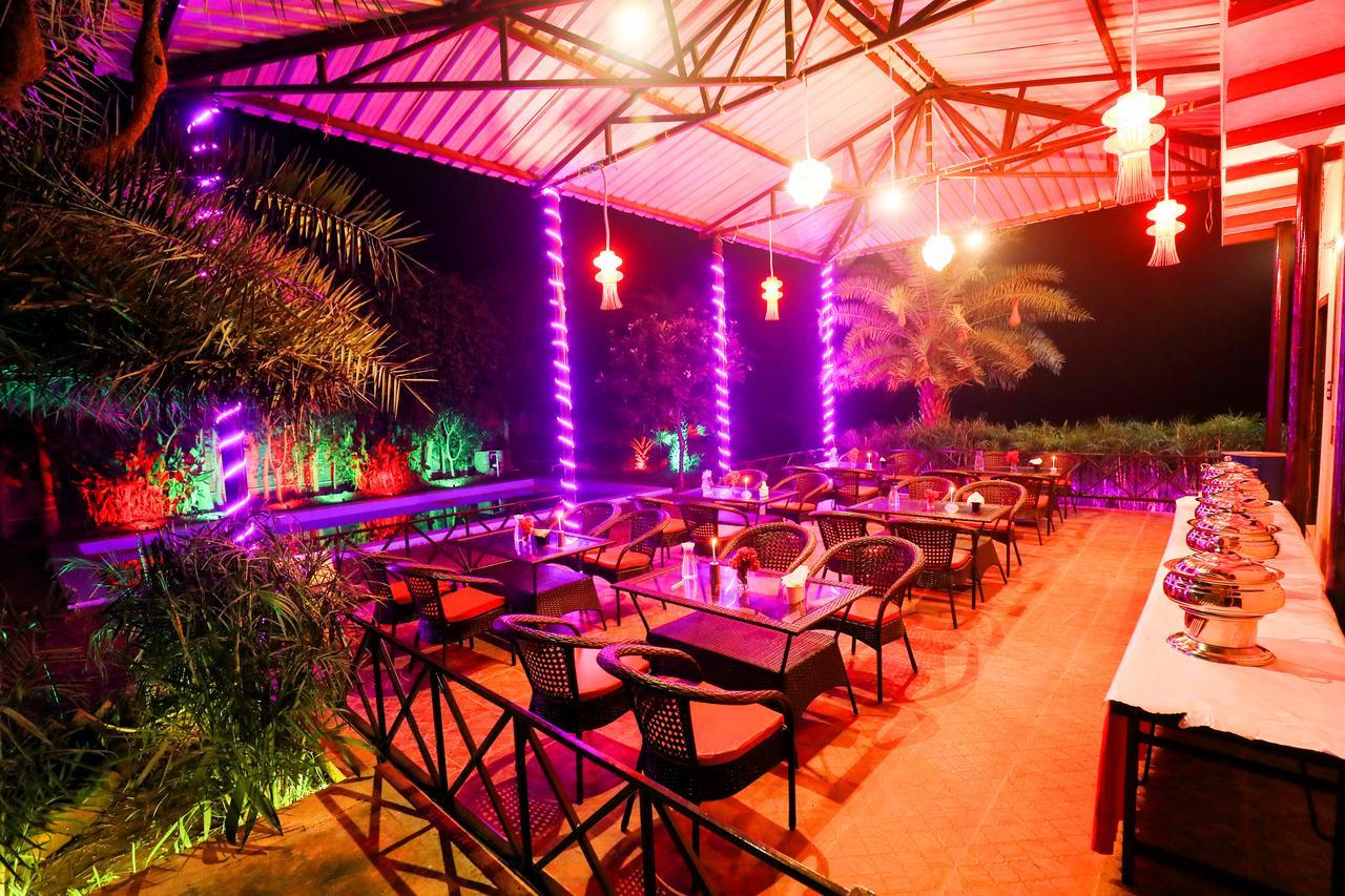 V Chambal Paradise Hotel 3*