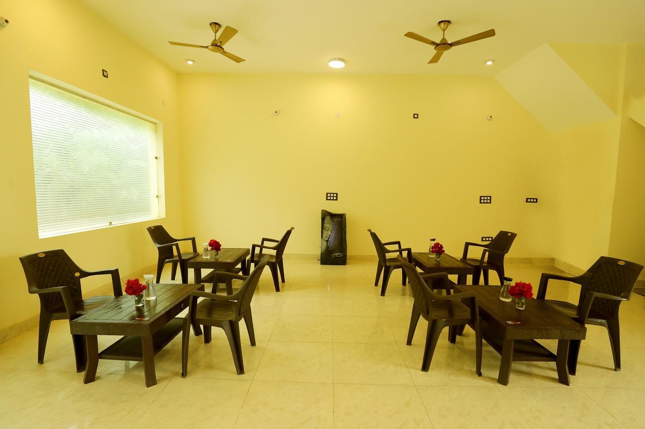 Hotel V Chambal Paradise 3*