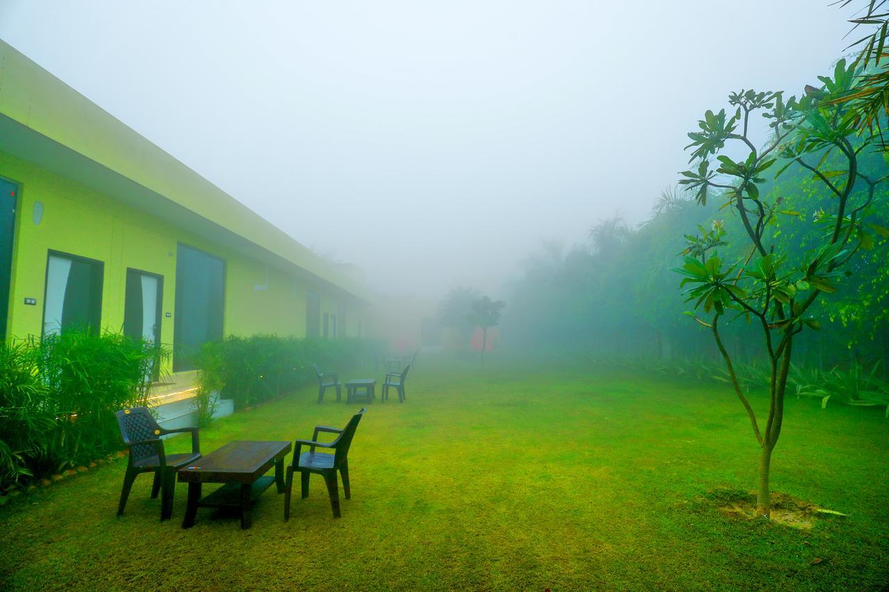 V Chambal Paradise 3*