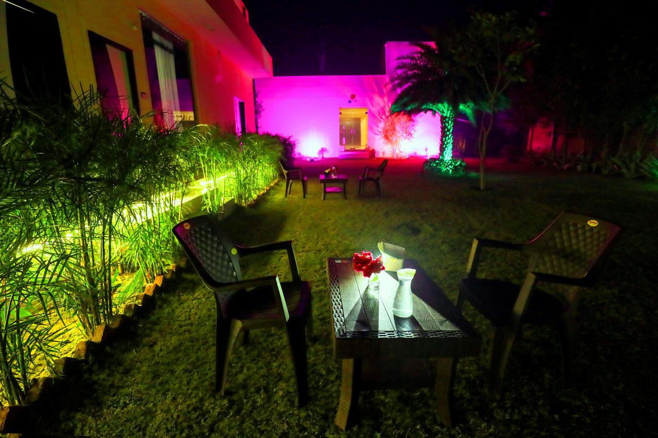 V Chambal Paradise Hotel 3*
